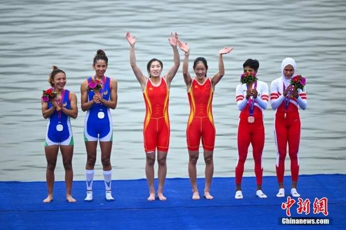 （杭州亚运会）杭州亚运会首金诞生：中国赛艇组合邹佳琪/邱秀萍夺冠