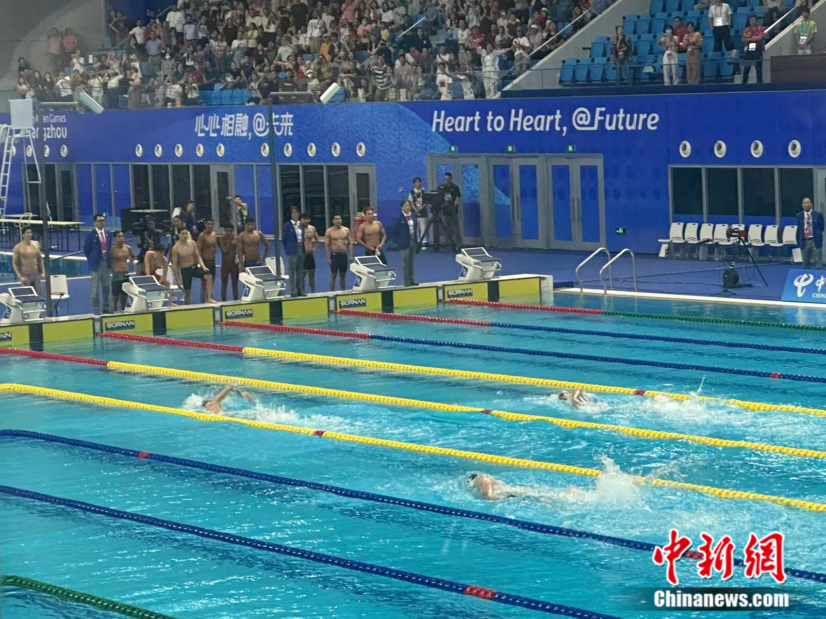 男子4x200米自由泳接力中国队摘银 韩国队破亚洲纪录夺冠