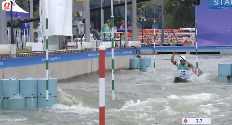 谢远聪夺得杭州亚运会皮划艇激流回旋男子单人划艇金牌