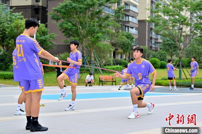 探访首届学青会运动员村：提供近千道美食 非遗体验受捧